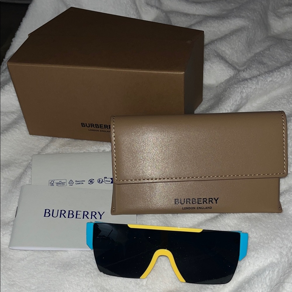 Burberry Kids Sunglasses - Black and Yellow